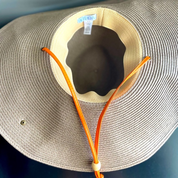Mersea Beige Straw Floppy Hat w/ Orange Band and Adjustable Tie EUC - Picture 5 of 9
